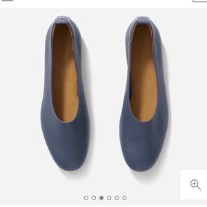 Everlane slip on shoe flat